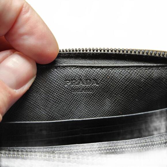 Prada Black Saffiano Leather Wallet - Picture 5 of 5